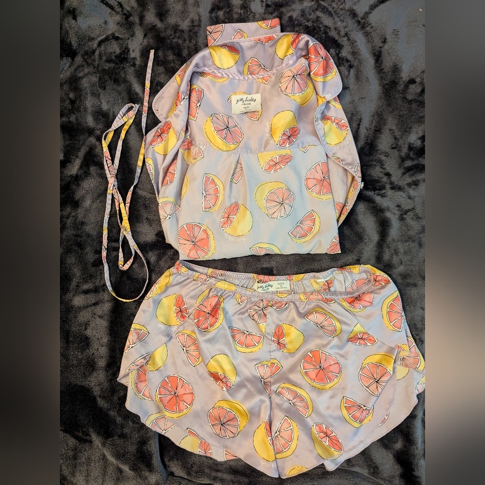 Gilly Hicks by Hollister Sleep Set Pink Lemon Pattern Top(L) Shorts (S)